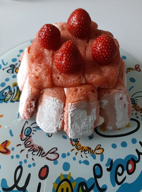 Charlotte aux fraises (biscuits roses de Reims)